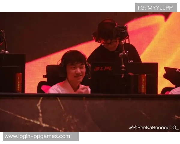 S15电竞总决赛赛后分析V5与EDG实力对比及未来展望